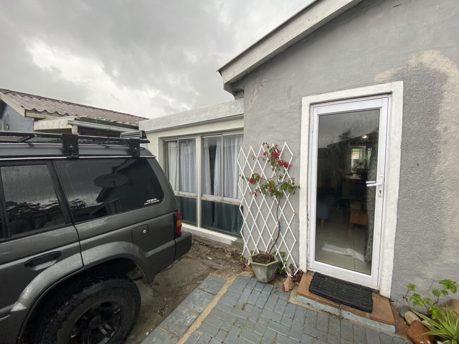 3 Bedroom Property for Sale in Pelican Park Western Cape